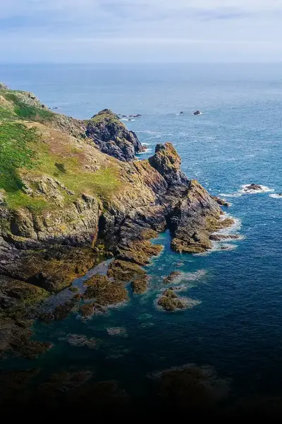 Image of the coast of Guernsey seen from the sea